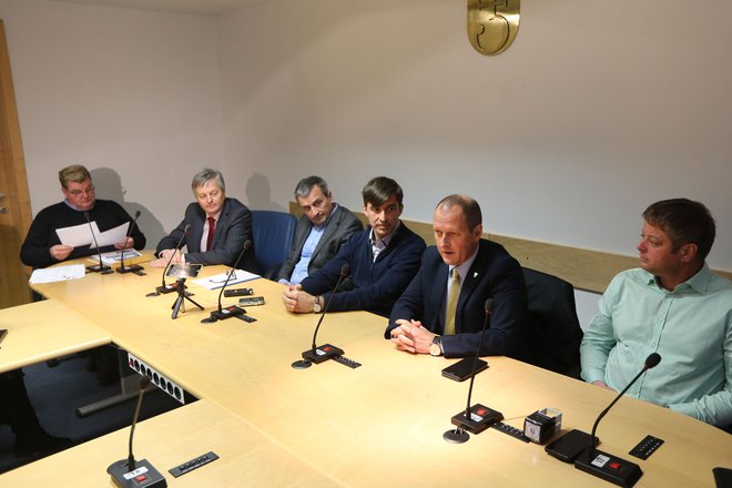 Sedem županov Zgornje Gorenjske glede sodelovanja z zavetiščem ni našlo slabe besede. FOTO: Tomi Lombar