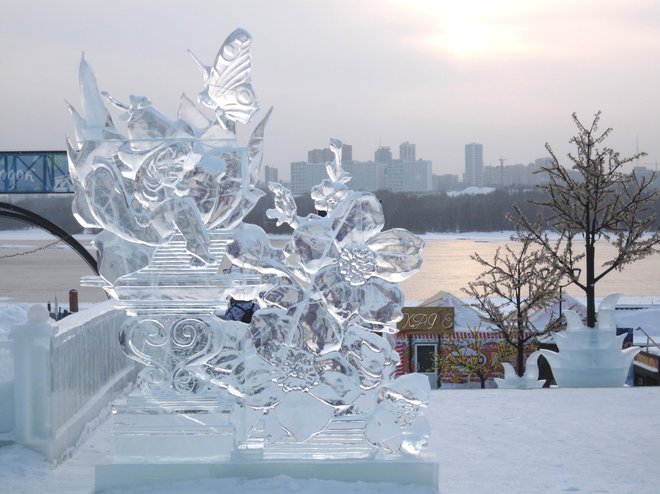 Ledeno kraljestvo ob Obu so pomagali ustvariti umetniki iz vse Rusije. FOTO: Alen Steržaj