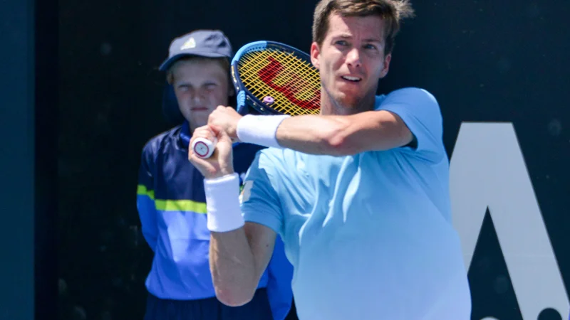 Fotografija: Aljaž Bedene je ocenil, da bi lahko Jamesa Duckwortha ugnal v treh nizih, a jih je potreboval pet. FOTO: AFP