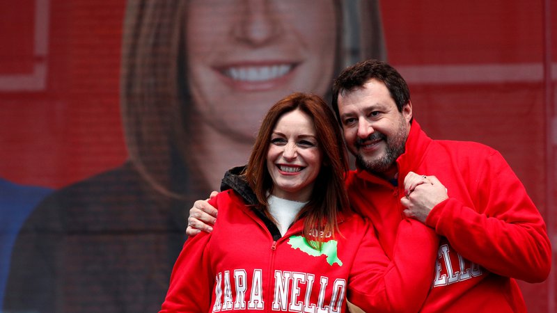 Fotografija: Salvinijeva Liga s kandidatko Lucio Borgonzoni si obeta zmago, ankete kažejo izenačenost levega in desnega političnega bloka. Foto: Guglielmo Mangiapane/Reuters