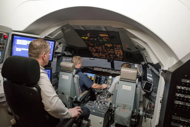 Simulator letenja za boeing 737 max v podletju Icelandair v Reykjaviku. FOTO: Geirix/Reuters