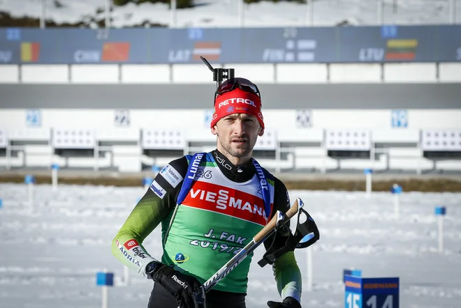 V brezhibnih razmerah včerajšnjega dne je Jakov Fak opravil zadnji trening pred današnjo pokljuško premiero. FOTO: Matej Družnik/Delo