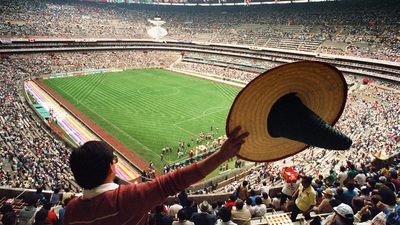 Fotografija: Leta 2026 bo svetovno prvenstvo spet gostovalo tudi v Mehiki. Tako je bilo v Mexico Cityju med mundialom 1986. FOTO: AFP