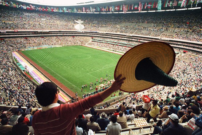Leta 2026 bo svetovno prvenstvo spet gostovalo tudi v Mehiki. Tako je bilo v Mexico Cityju med mundialom 1986. FOTO: AFP
