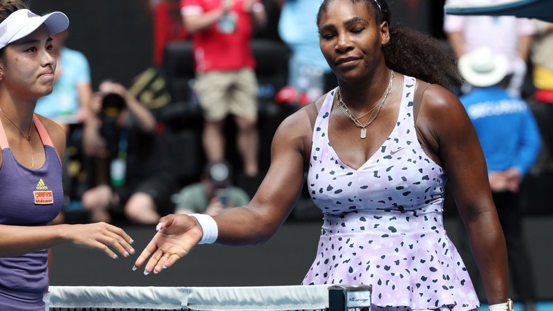 Fotografija: Prva dama ženskega tenisa Serena Williams je senzacionalno izpadla v tretjem krogu odprtega prvenstva Avstralije. FOTO: AFP