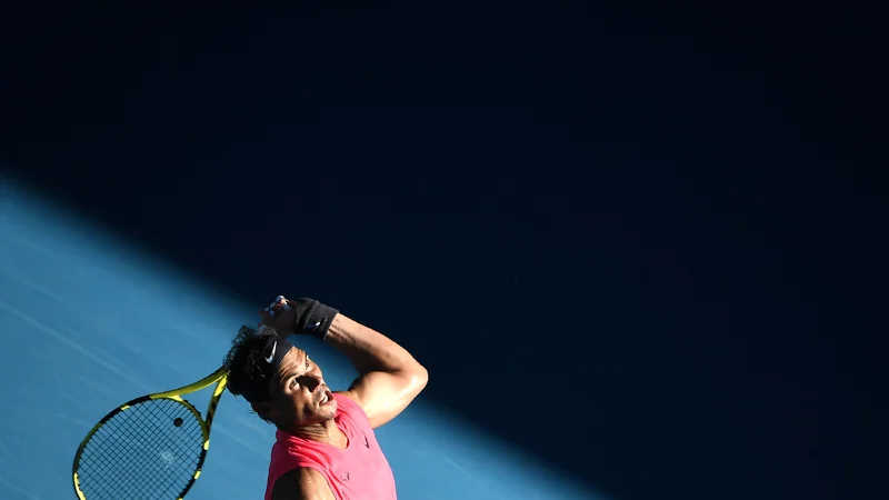 Fotografija: Nadal je v tretjem krogu odprtega prvenstva Avstralije v Melbournu brez težav ugnal rojaka Pabla Carrena. FOTO: AFP