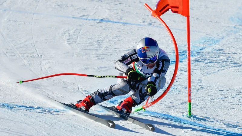 Fotografija: To je četrta superveleslalomska zmaga Shiffrinove v svetovnem pokalu, prva v gorovju Pirin. FOTO: Nikolay Doychinov/AFP