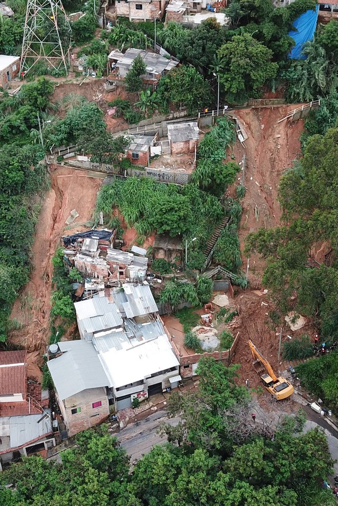 V Braziliji je močno deževje zahtevalo vsaj 37 življenj. FOTO: Afp