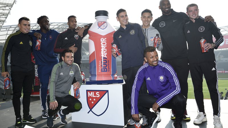 Fotografija: Še pred dobrim tednom dni je Kobe Bryant z ameriško nogometno oligo (MLS) sklenil partnerstvo. FOTO: USA Today Sports