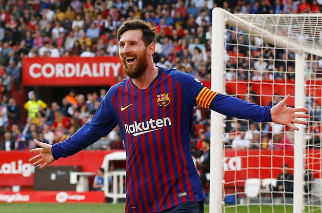Lionel Messi postaja iz sezone v sezono bolj živa legenda nogometašev Barcelone. FOTO: Reuters