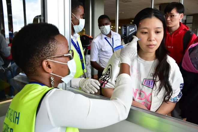 Iz japonskega avtomobilskega velikana Toyota so sporočili, da bodo njihove štiri tovarne vozil zaradi virusa na Kitajskem zaprte vsaj do 9. februarja. FOTO: Filbert Rweyemamu/AFP