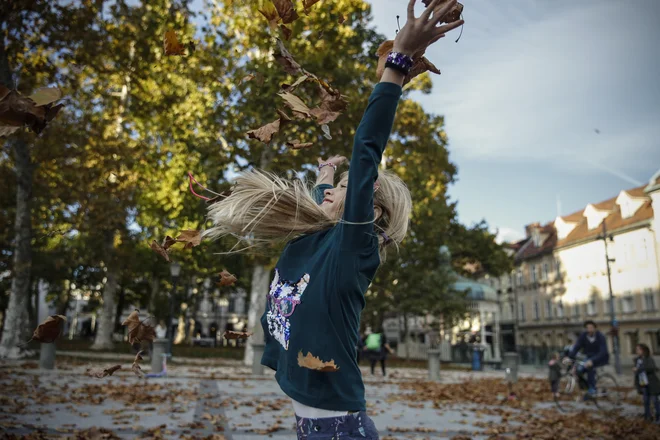 Zvok hoje po pesku še kako spremlja tudi življenje. Foto Uroš Hočevar