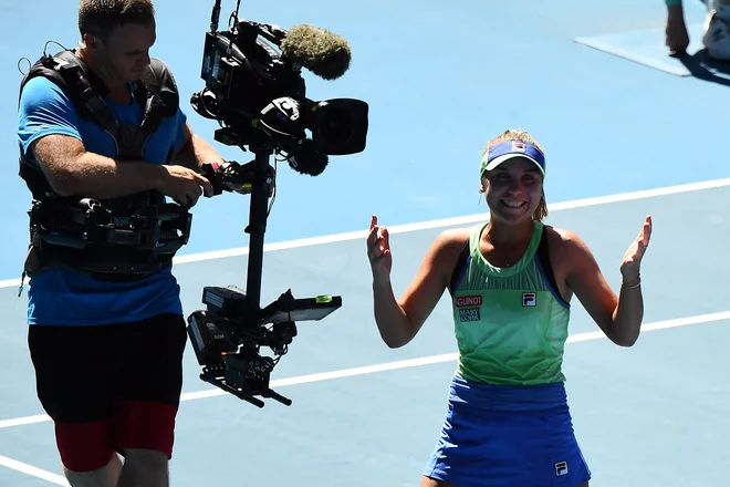 Sofia Kenin je največje presenečenje uvodnega velikega teniškega slama v sezoni, saj se je v svoj prvi finale uvrstila preko prve nosilke in avstralske junakinje Ashleigh Barty. FOTO: AFP