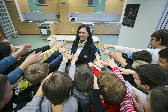 Urška Kovač Grad je bila večkrat učiteljica meseca ali leta po izbiri učencev. FOTO: Jože Suhadolnik/Delo
