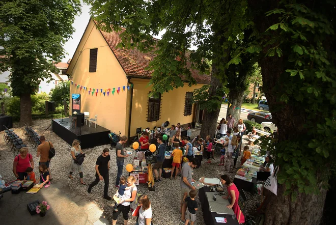 Od leta 2015 Vodnikovo domačijo, Hišo branja, pisanja in pripovedovanja, upravljajo v zavodu Divja misel. Foto: Jure Eržen