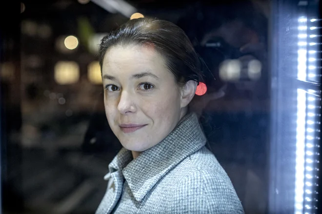 Nina Ivanišin: »V gledališču sem vsak dan, film pa je ljubica, ki te obišče vsake toliko časa, ravno toliko, da se zaljubiš, potem pa je adijo.« FOTO: Voranc Vogel