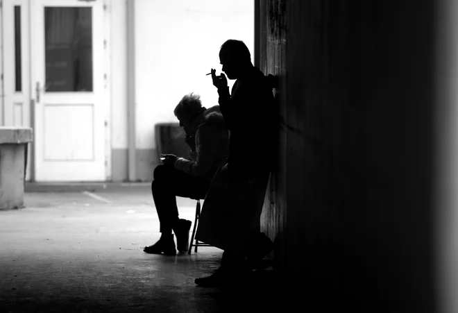Leta 2016 je zaradi raka pljuč prvič umrlo več žensk kot zaradi raka dojke. FOTO: Roman Šipić