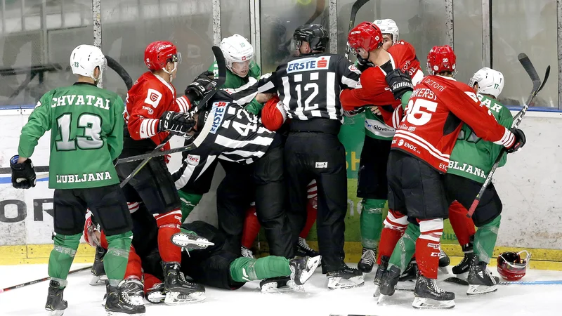 Moštva v skupini od 1. do 6. mesta bodo igrala le še za razvrstitev pred končnico, že v 1. kolu (13. 2.) bodo v Tivoliju gostovali Jeseničani. FOTO: Roman Šipić