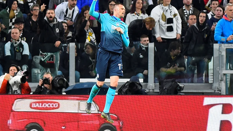 Fotografija: Josip Iličić ne popušča in niza dosežene gole v majici Atalante kot po tekočem traku. FOTO: Reuters