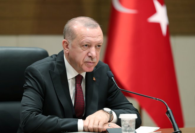 Turški premier Recep Tayyip Erdoğan je oznanil bliskovit in nesorazmeren povračilni napad. FOTO: Presidential Press Office/Reuters