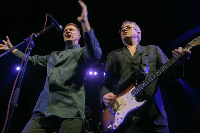 Andy Gill, kitarist skupine Gang of Four, je 24. maja nastopil v Križankah.<br />
FOTO: Mavric Pivk