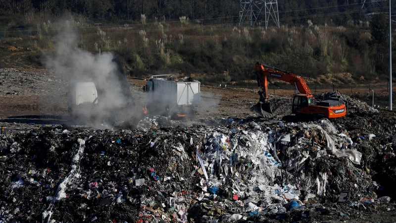 Fotografija: Portugalska noče več odpadkov iz drugih evropskih držav.
FOTO: Rafael Marchante/Reuters
