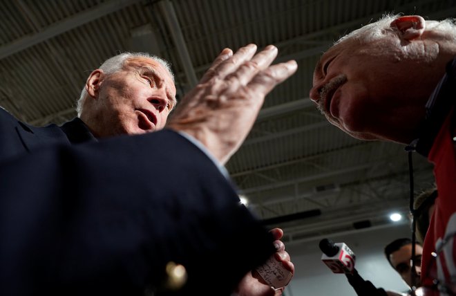Nekdanji podpredsednik Joe Biden se je slabše izkazal. Foto Rick Wilking Reuters