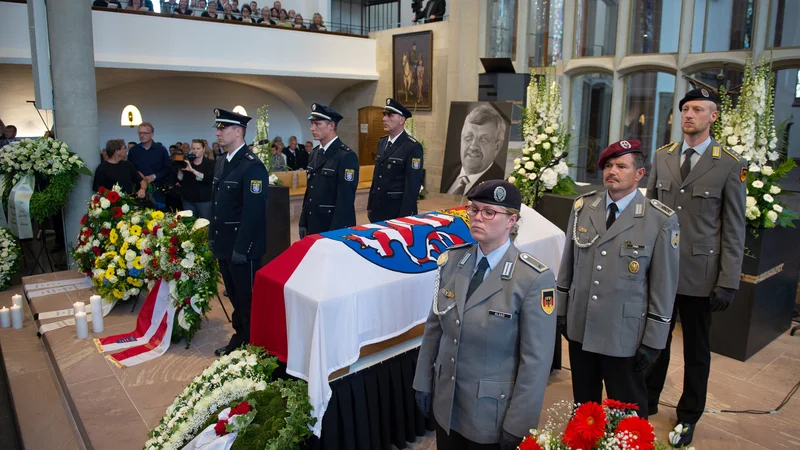 Fotografija: Da lahko grožnje vodijo v okrutna dejanja, je pokazal tudi lanski umor politika Walterja Lübckeja. Foto: Reuters