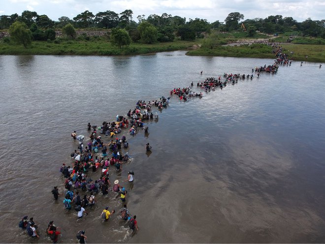 Zaradi nasilja v domovini mnogi iz Salvadorja bežijo v ZDA. FOTO: Carlos Alonzo/AFP