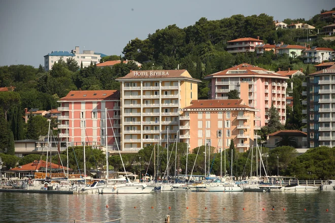 Vlada naj bi danes prižgala zeleno luč za konsolidacijo državnih hotelov. Foto: Jure Eržen