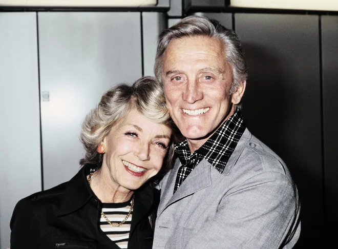 Kirk Douglas z ženo Anne. FOTO: AFP