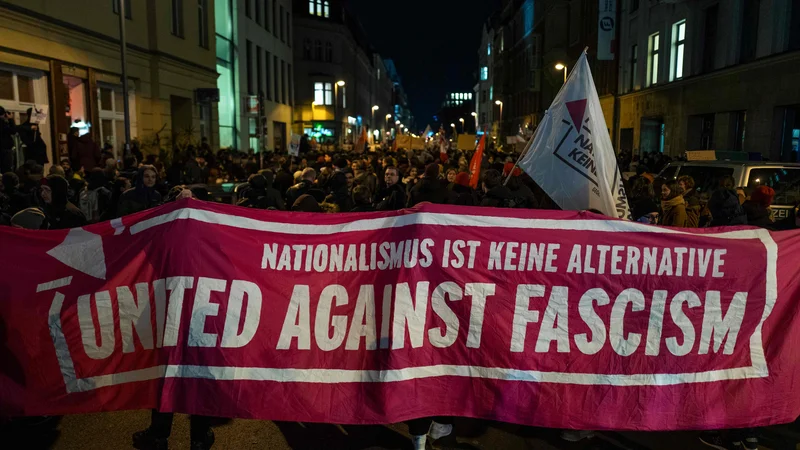 Fotografija: Protesti proti liberalni FDP in skrajni desnici v Berlinu. Foto: John Macdougall/Afp