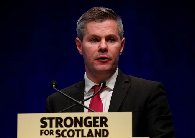 Finančni minister Derek Mackay je bil po razkritju, da je nadlegoval mladoletnika primoran nemudoma odstopiti s položaja. FOTO: Russell Cheyne/Reuters