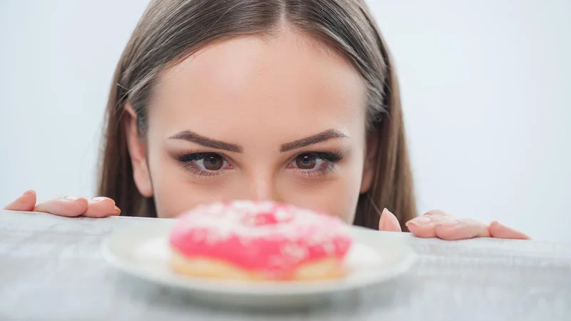 Fotografija: Med vadbo se nam torej ni treba izogibati dodanemu sladkorju ali preprostemu sladkorju, vendar to ne pomeni, da lahko med vadbo uživate le dodani sladkor ali preprost sladkor. FOTO: Shutterstock