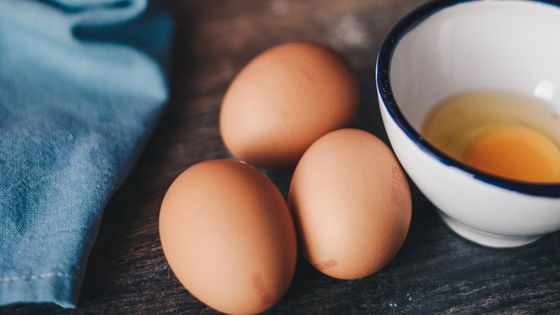 Fotografija: Jajca, ki so pomembna za uravnoteženo prehrano, pa se ponašajo z vsemi vitamini razen C-vitaminom. Foto: Shutterstock