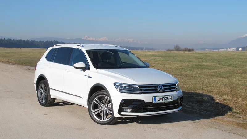 Fotografija: Volkswagen tiguan allspace je nekoliko podaljšana različica sicer dobro znanega športnega terenca. FOTO: Blaž Kondža