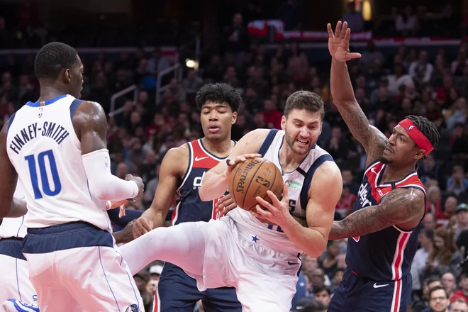 Ekipa Washington Wizards je v severnoameriški košarkarski ligi NBA doma s 119:118 premagala ekipo Dallas Mavericks. FOTO: Tommy Gilligan Usa Today Sports