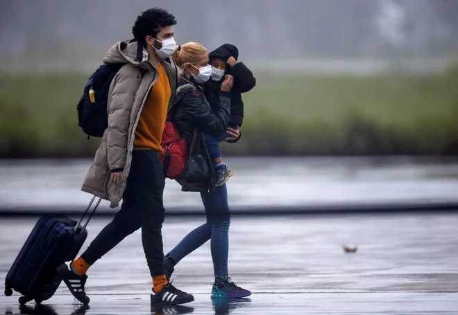 Svetovna zdravstvena organizacij sicer medtem že ocenjuje, da se izbruh koronavirusa počasi stabilizira. FOTO: Adriano Machado Reuters