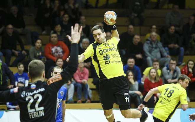 Zasedba iz Šaleške doline je izgubila uvodno tekmo skupinskega dela pokala EHF, a najbolj pomembno je, da je drago prodala svojo kožo v Magdeburgu. FOTO: Jože Suhadolnik