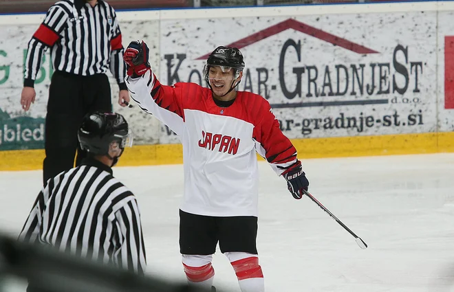 Japonci so dolgo branili vodstvo z 1:0, na koncu pa vendarle popustili. FOTO: Jože Suhadolnik/Delo