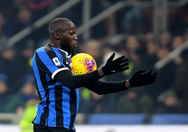 Belgijski napadalec Romelu Lukaku je postavil končni izid milanskega derbija med Interjem in Milanom (4:2). FOTO: Reuters