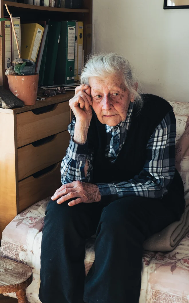 »Od malih nog sem navdušena naravoslovka. Ko sem bila stara tri leta, me je oče stalno jemal s seboj po poteh okrog Ljubljane, ki so danes povsem pozidane,« pripoveduje Marija Bavdaž. FOTO: Anja Intihar