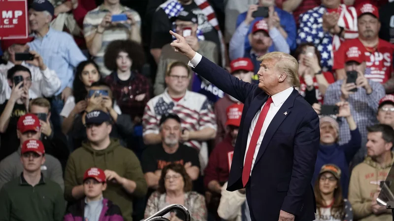 Fotografija: V New Hampshiru je nastopil tudi republikanski predsednik Donald Trump. FOTO: Drew Angerer/Afp