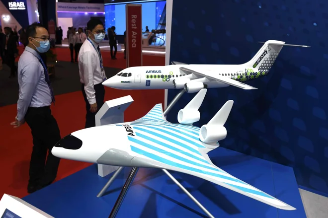 Pri Airbusu nimajo specifičnega časovnega okvira, kdaj naj bi novo tehnologijo uvedli na trg. FOTO: Roslan Rahman/AFP