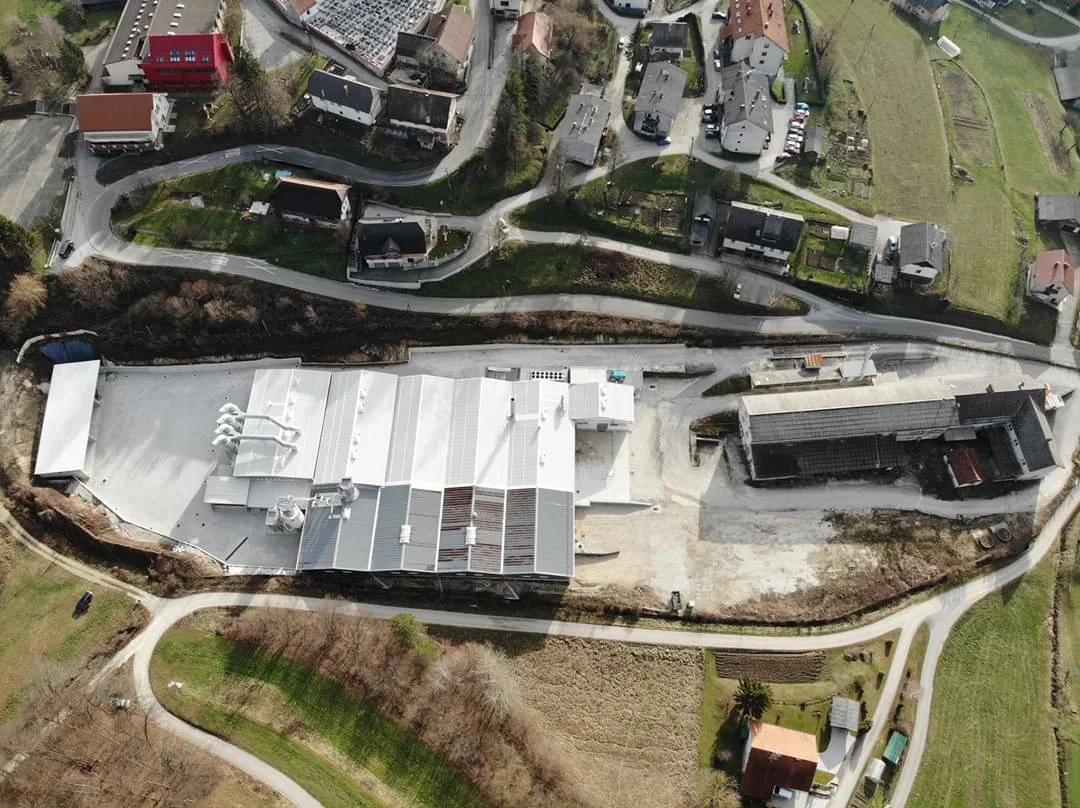 Fotografija: Območje nekdanjega Presada v Gabrovki, v katerem mrgoli črnih gradenj. FOTO: Bojan Rajšek/Delo