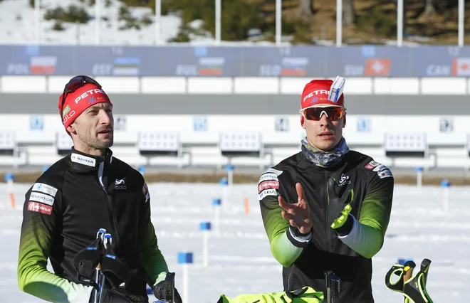 Jakov Fak in Rok Tršan dobro pripravljena pričakujeta SP. FOTO Matej Družnik/Delo