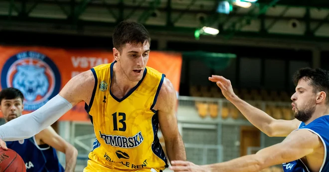 Aleksandar Lazić je bil neustavljiv za obrambo Rogaške. FOTO: Koper Primorska/Žiga Mikeli