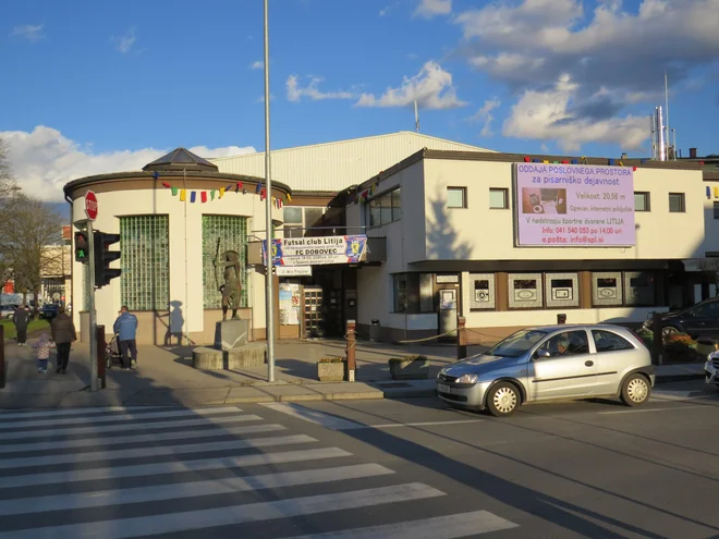 Športno dvorano v Litiji, ki je v lasti MSL, ogreva koncesionar Istrabenz plini. FOTO: Bojan Rajšek/Delo