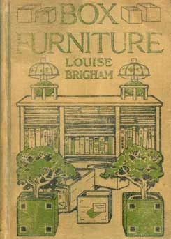 Louise Brigham je bila na prelomu iz 19. v 20. stoletje pionirka recikliranega pohištva iz lesenih zabojnikov, ki ga je predvidela za opremo delavskih domov. Foto Wikipedija