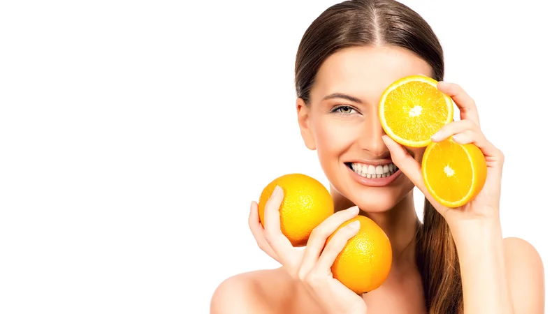 Fotografija: Dokaj dobre raziskave so prikazale celo zmanjšanje učinka vadbe moči in celo zmogljivosti pri teku ob dodajanju vitamina C. FOTO: Shutterstock